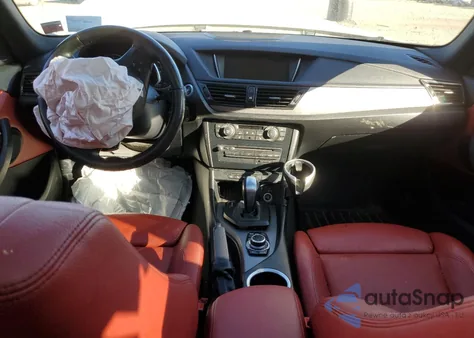 2015 BMW X1 xDrive35I из США, поврежденный, VIN WBAVM5C55FVV94592